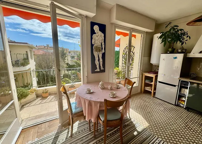 Beautiful T2 With Balcony Near Downtown